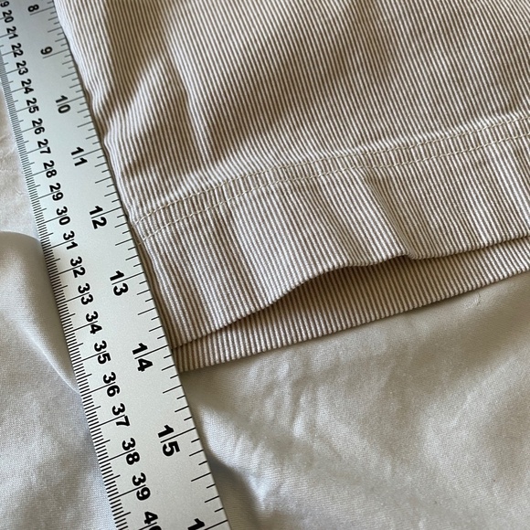 Ann Taylor Women's‎ Cream Pinstriped Wide Leg Walking Long Shorts Size 14 - Picture 6 of 9